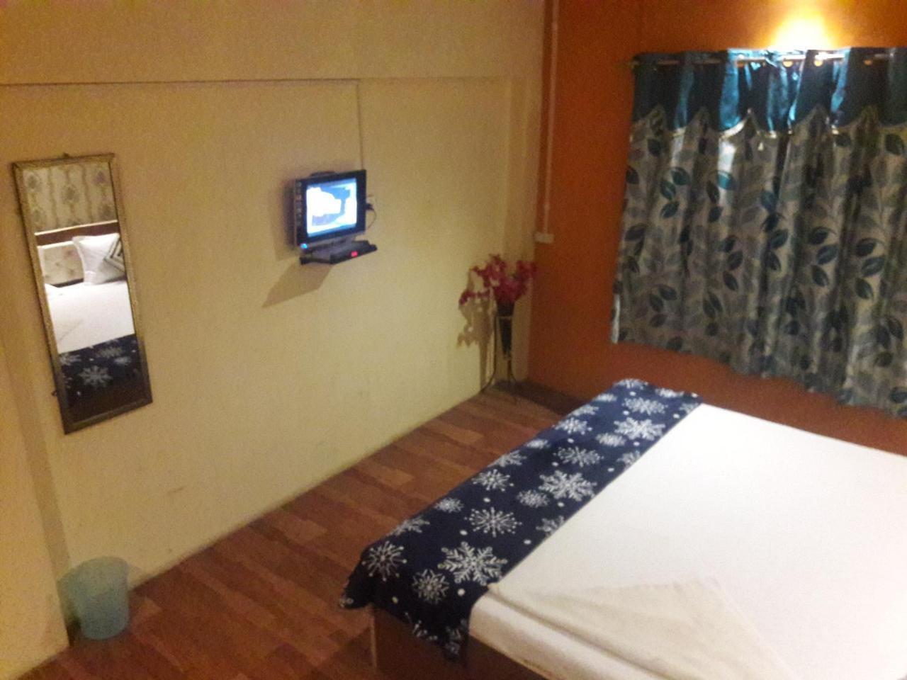 Buddha Guest House Varanasi Exterior photo