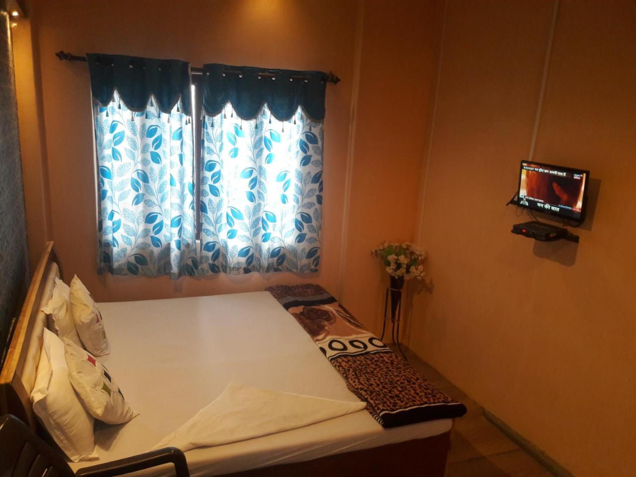 Buddha Guest House Varanasi Exterior photo
