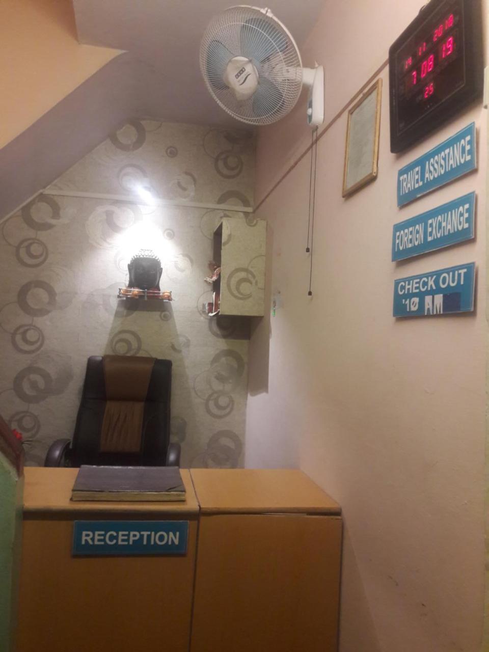 Buddha Guest House Varanasi Exterior photo