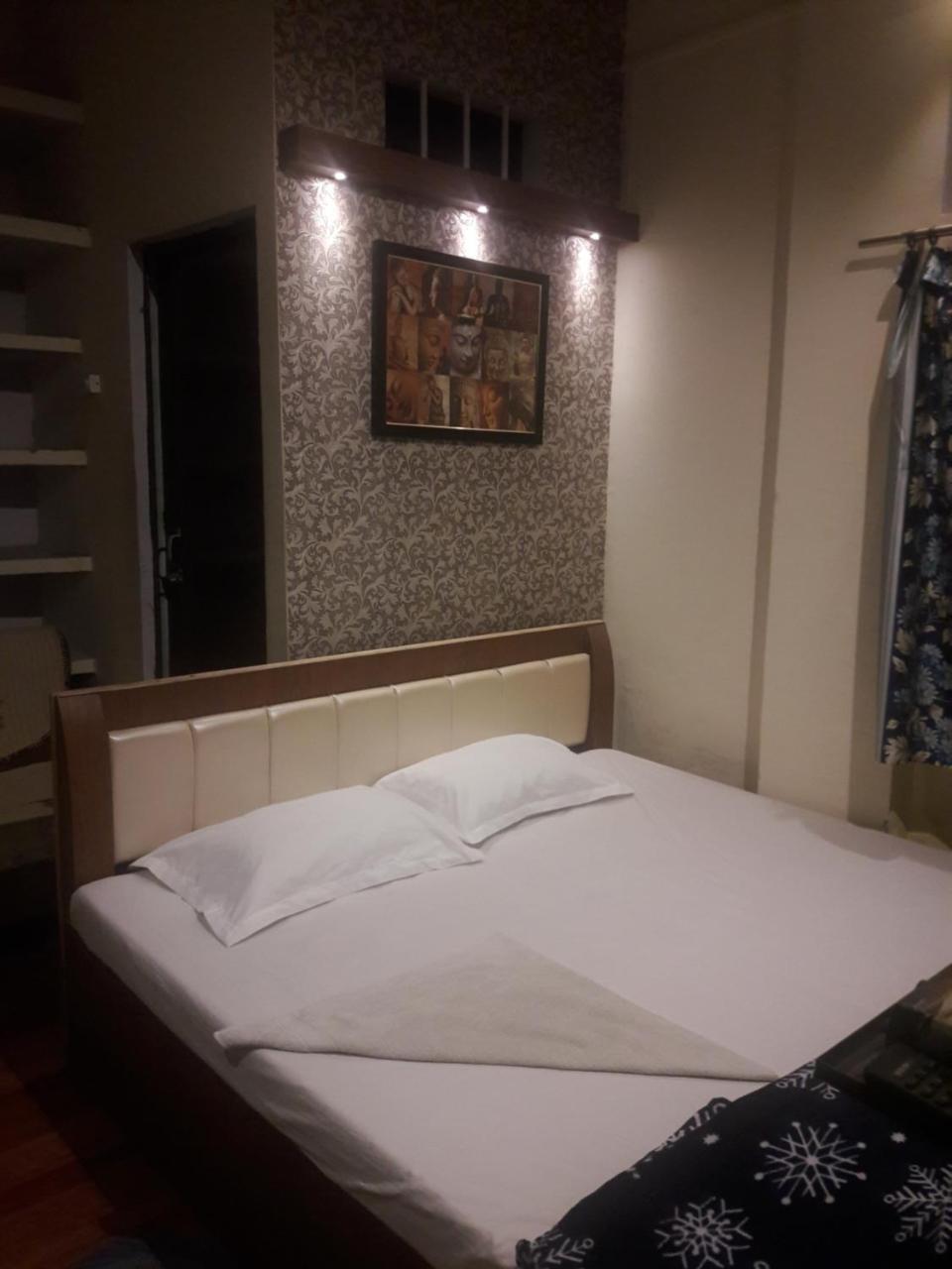 Buddha Guest House Varanasi Exterior photo