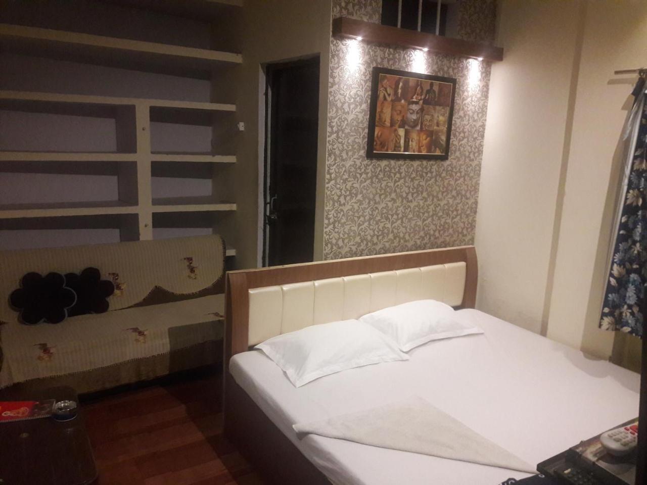 Buddha Guest House Varanasi Exterior photo