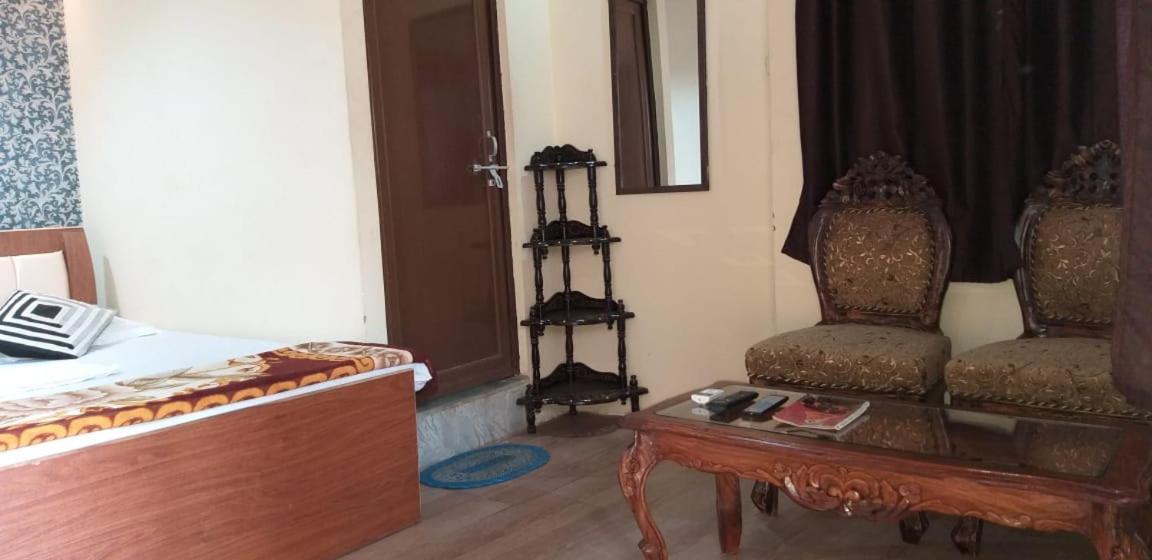 Buddha Guest House Varanasi Room photo
