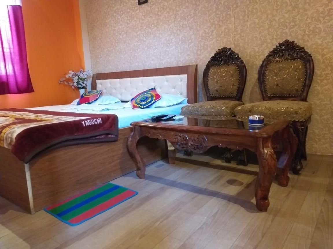Buddha Guest House Varanasi Exterior photo