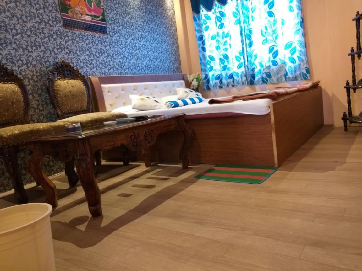 Buddha Guest House Varanasi Exterior photo